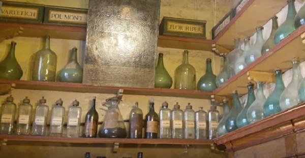 Antica Farmacia della Scala в Риме